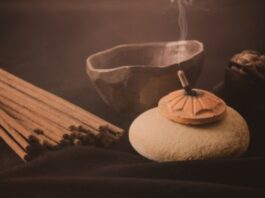 benefits of burning sandalwood incense